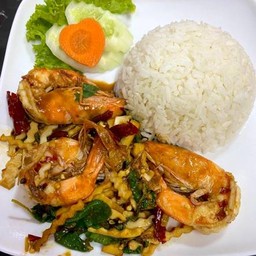 กะเพรากุ้ง ยอดมะพร้าว ราดข้าว