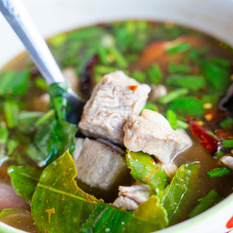 ต้มแซ่บซี่โครงหมู กระดูกอ่อน