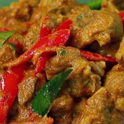 ผัดพริกแกงกะทิ