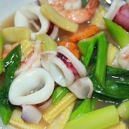 ราดหน้าผักรวม