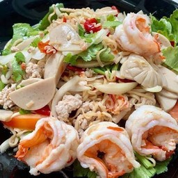 ยำมาม่ากุ้ง-หมูยอ