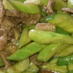 ข้าวผัดแตงกาว