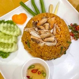 ข้าวผัดต้มยำ เนื้อปู