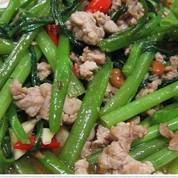 ข้าวผัดผักบุ้ง