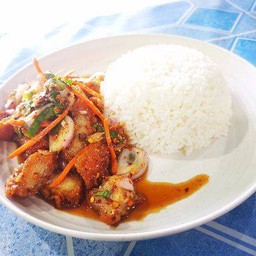 ข้าวยำไก่กรอบ