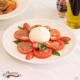 มะเขือเทศบูราต้าชีส