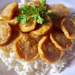 ข้าวหมูยอทอด+ซอสมะเขือเทศ