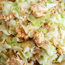 ผัดผักกาดขาวใส่ไข่มังสวิรัต