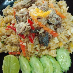 ข้าวผัดปลาทู2กล่องฟรีท๊อปปิ้ง ฮอดดอกหมูยอ