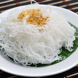 เส้นหมี่ลวก