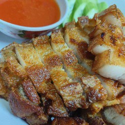 หมูสามชั้นทอดน้ำปลา