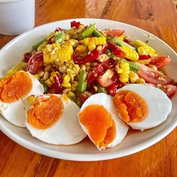 ตำข้าวโพดไข่เค็ม