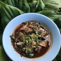 ก๋วยเตี๋ยวหมูตุ๋นล้วนๆ