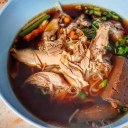 ก๋วยเตี๋ยวเป็ดพะโล้
