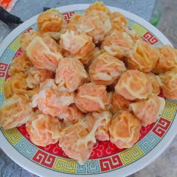 ขนมจีบ ไก่ทอด คุณเนย