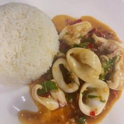 ข้าวกะเพราหมึก🐙