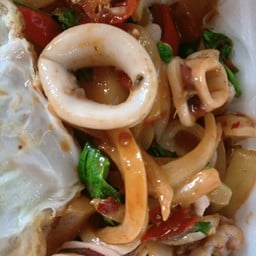 ข้าวพริกเผาปลาหมึก