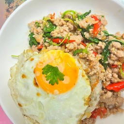 ผัดกะเพราหมูสับ พริกแห้ง