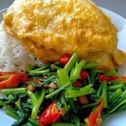 ข้าวผัดผักบุ้งหมูสับ