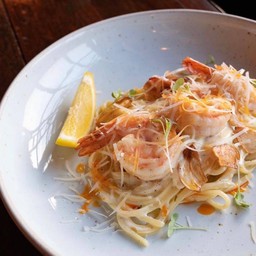 Shrimp garlic pasta cream sauce