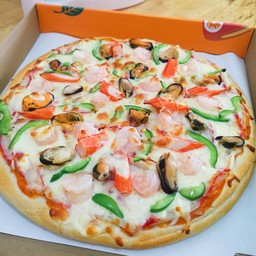 P4 พิซซ่าบางกรอบซีฟู้ดชีส