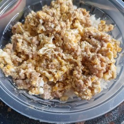 [อร่อยซ่ากับโค้ก] ข้าวหมูสับไข่คั่ว +  สไปรท์ ออริจินัล (กระป๋อง) 