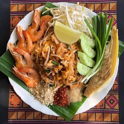 ผัดไทยกุ้งสด ใส่ไข่