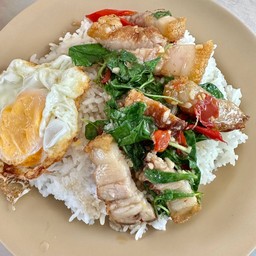 ข้าวผัดกระเพรา