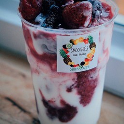 มิกซ์เบอร์รีโยเกิร์ต