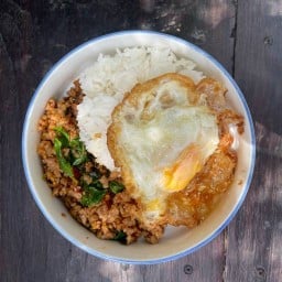 กะเพราบ้านพ่อ