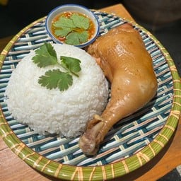 ข้าวไก่ต้มน้ำปลา Byฟินน