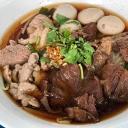 เมนูเส้น ผัดไทย คุณผัก