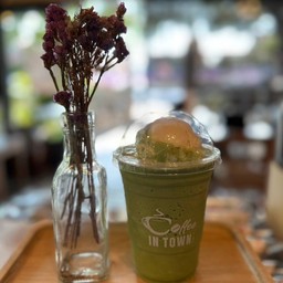 Green tea latte float Frappe