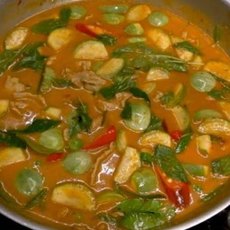 แกงเผ็ดหมูใส่มะเขือ(ราดข้าว)