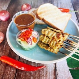 แม่มีหมูสะเต๊ะ