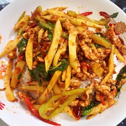 กระเพาหน่อไม้