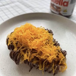 ครอฟเฟิล นูเทลล่า ฝอยทอง