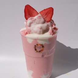 สตรอว์เบอร์รี่โยเกิร์ต