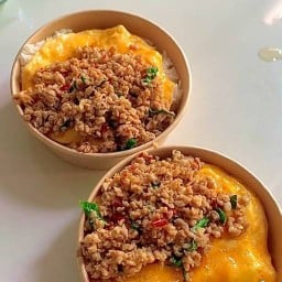 กะเพราใข่ข้นหัวมุม