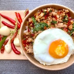 เด็ดดงกะเพรา สุขุมวิท 50
