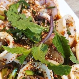 ลาบปลาหมึก