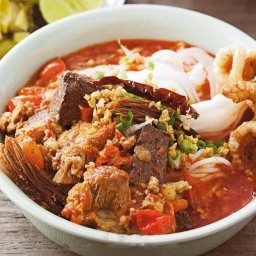 ขนมจีนน้ำเงี้ยวยายน้อง (อาหารเหนือ)