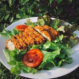 สลัดไก่ทอด