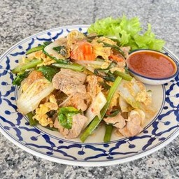 สุกี้ รักดี  ဆုကီ