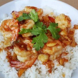 ข้าวกุ้งทอดกระเทียม