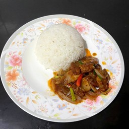 ข้าวหมูกรอบผัดพริกเผา