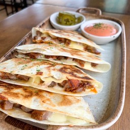 Quesadilla Spicy Ground Beef เกซาดิญ่าเนื้อบด