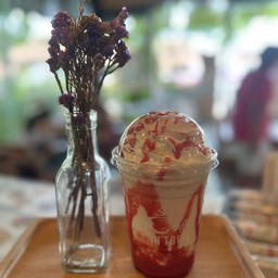 Milk Strawberry Frappe