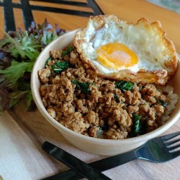 ข้าวกะเพรา By.ครัวพิภู