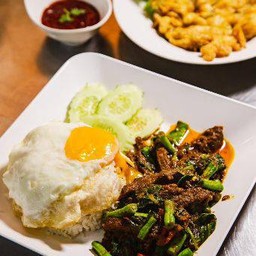 ข้าวราดผัดเผ็ด (สูตรแลน) สุลต่าน